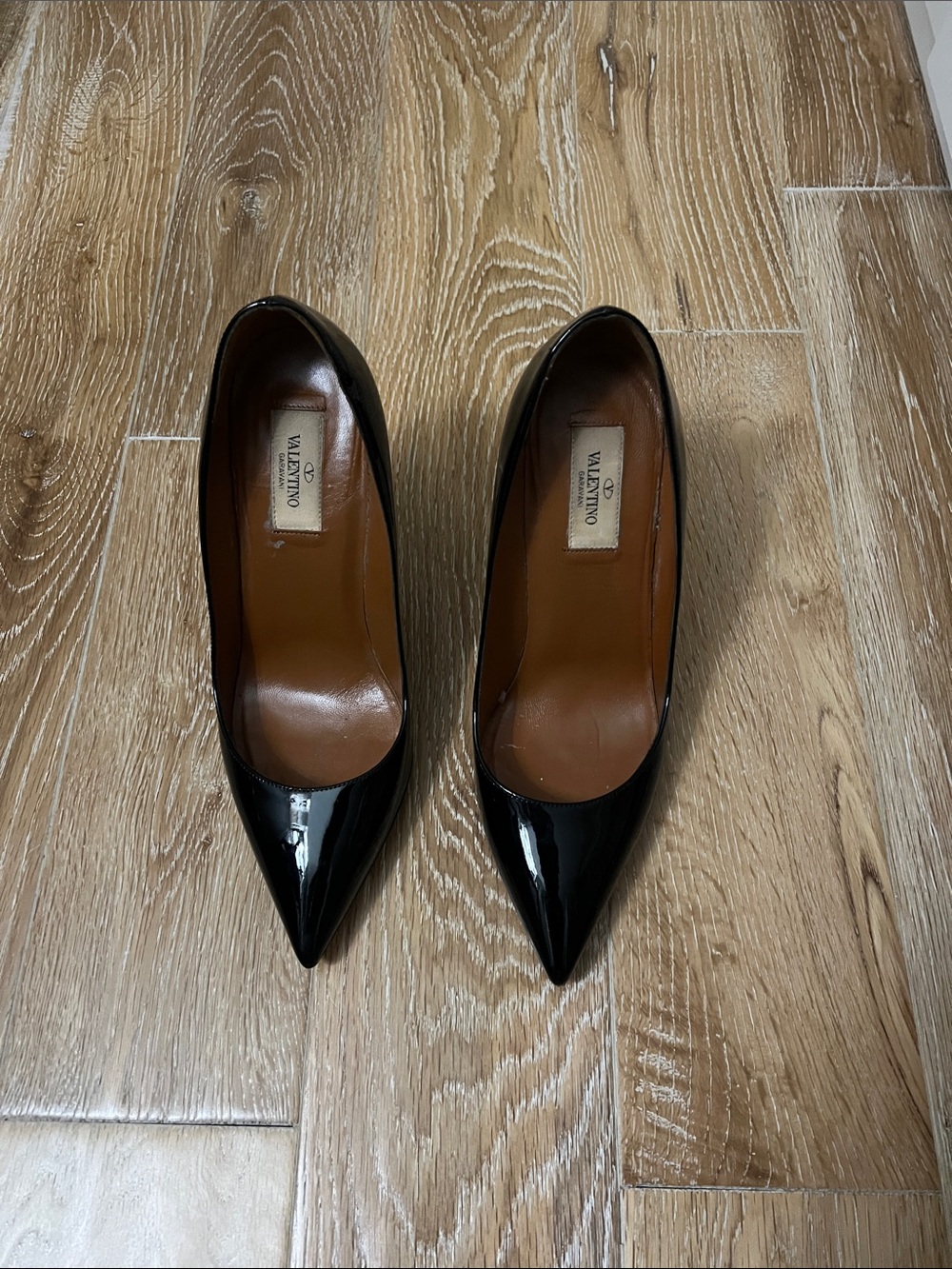 Valentino black pumps